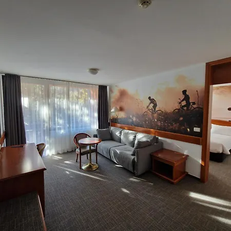 Hotel Kompas 4*
