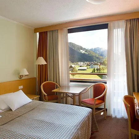 Kompas Hotel 4*