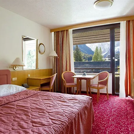 Kompas Hotel 4*